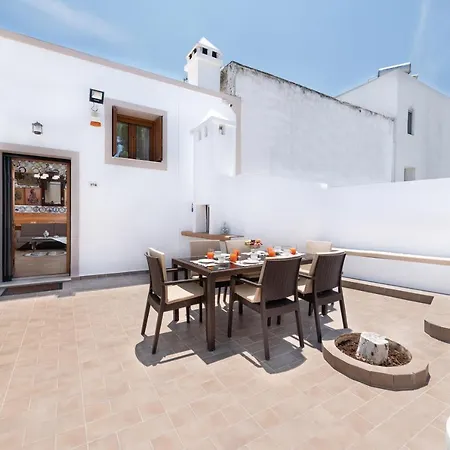 Apartament Traditional House Leventis *