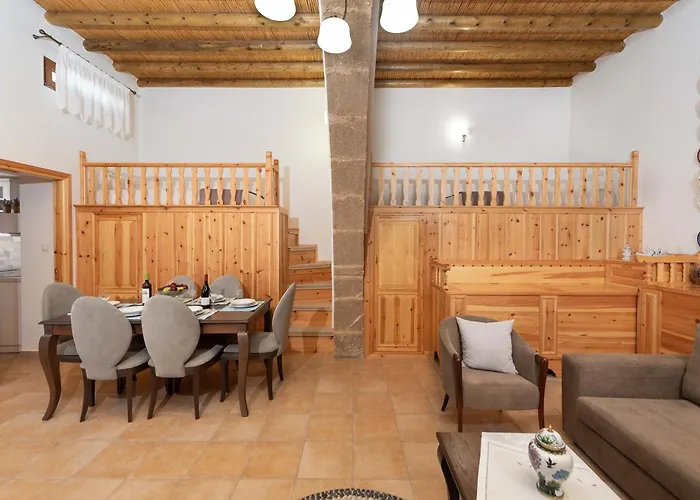 Traditional House Leventis * 아크앤젤로스